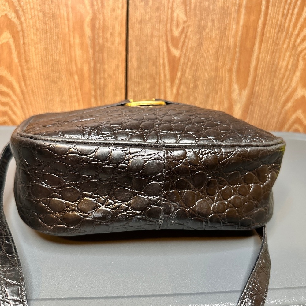 Salvatore Ferragamo Black Croc Embossed Leather Vara Bow Crossbody Bag BA214183 - Picture 10 of 16